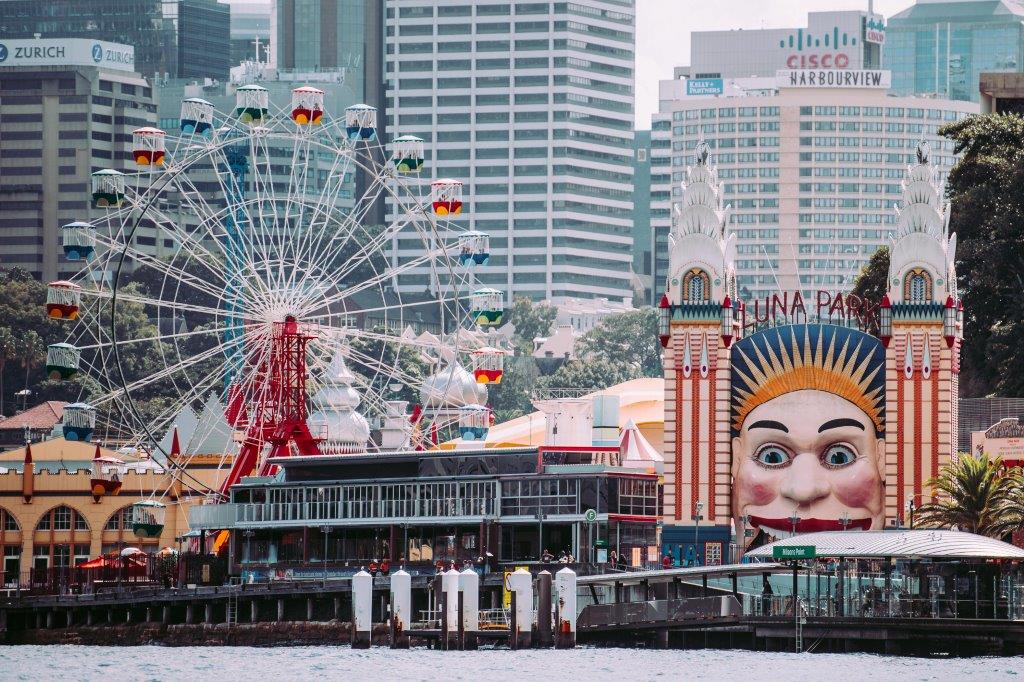 Whats-on-melbourne-st-kilda-twilight-market-markets-weekend-to-do-shopping-night-date-family-luna-park-beach