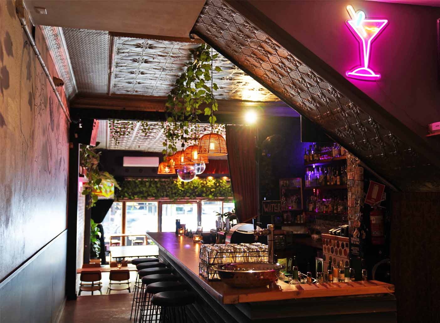 Francesca’s Bar <br> Vibrant High St Bars