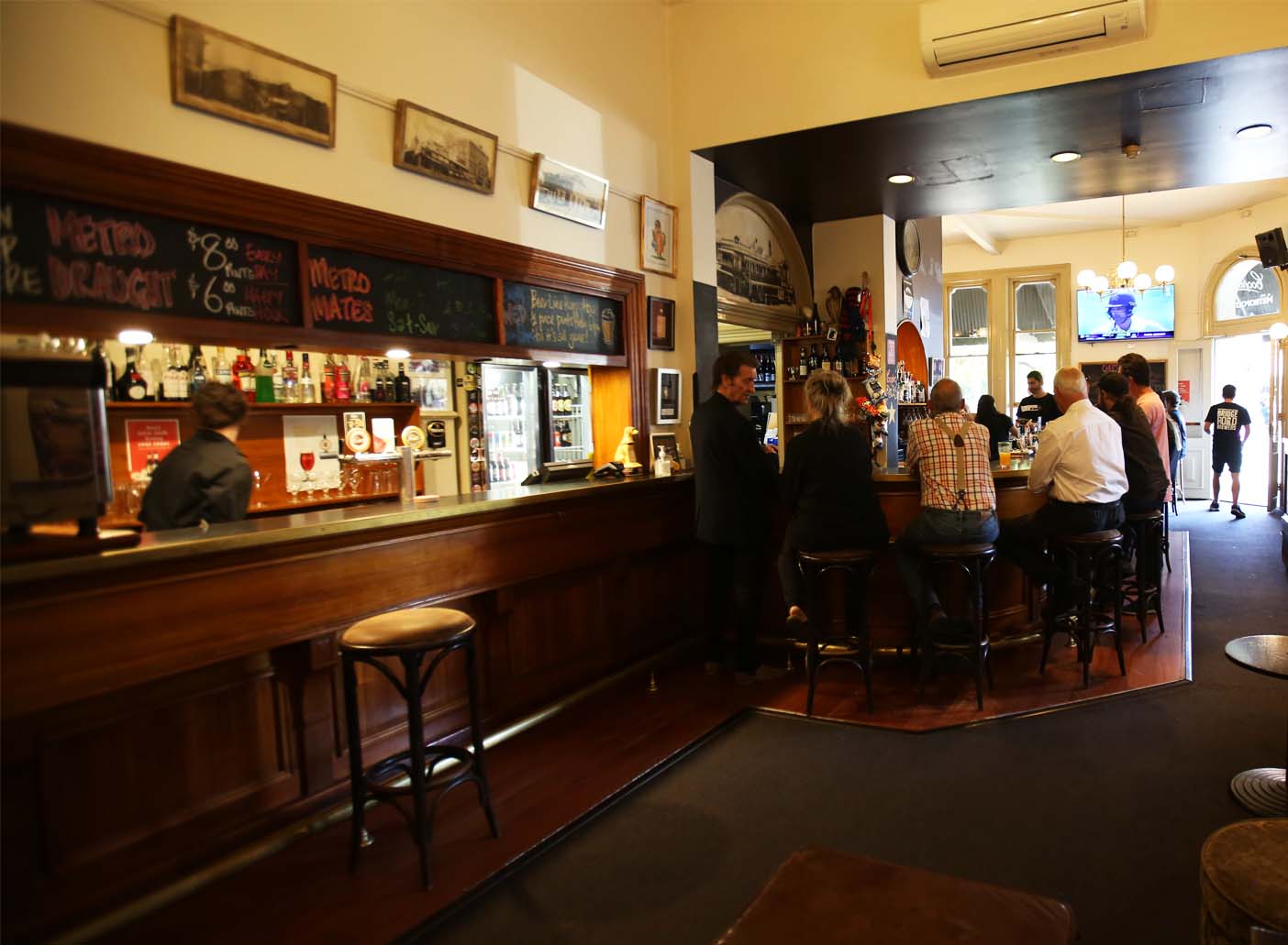 Hotel Metropolitan | Iconic Adelaide Pubs | Hidden City Secrets